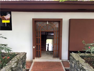 Venta o Alquiler Casa en Condominio Ciudad Jardín Sur de Cali