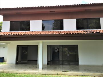 Venta o Alquiler Casa en Condominio Ciudad Jardín Sur de Cali