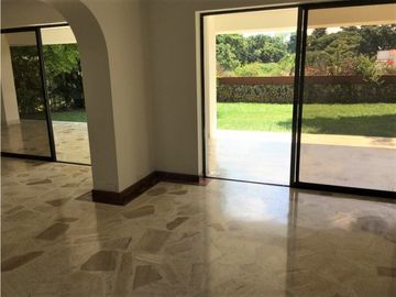 Venta o Alquiler Casa en Condominio Ciudad Jardín Sur de Cali