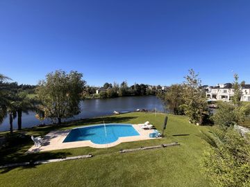 Casa en  Venta al agua en Los Castores, Nordelta
