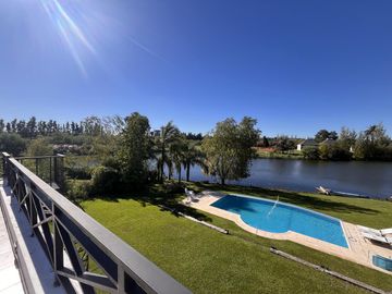 Casa en  Venta al agua en Los Castores, Nordelta