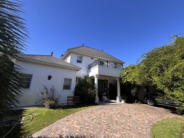 Casa en  Venta al agua en Los Castores, Nordelta