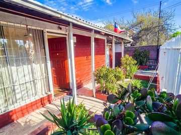 Casa en Venta en Avenida Central con Los Jazmines