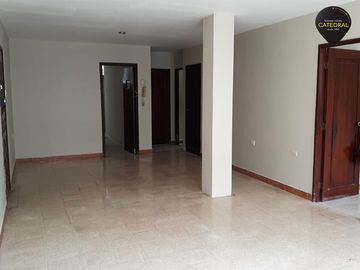 Departamento de venta en Urdesa Central – código:21428