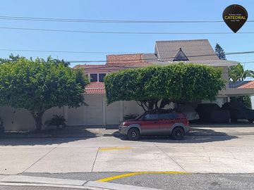 Casa de venta en Urb Los Lagos - Samborondon  – código:21372