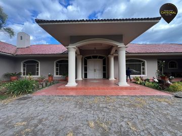 Casa de venta en Sector Challuabamba - Panamericana Norte – código:13940