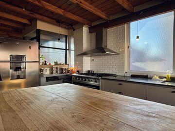 Depto.tipo casa de 6 ambientes en Venta en Parque centenario