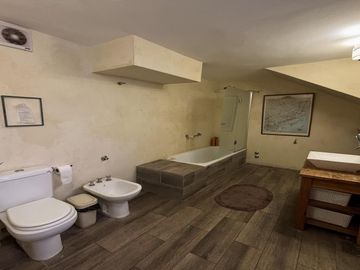 Depto.tipo casa de 6 ambientes en Venta en Parque centenario