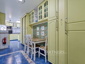 Linda casa en barrio tranquilo y a pasos del colegio Manquehue