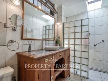 Linda casa en barrio tranquilo y a pasos del colegio Manquehue