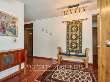 Linda casa en barrio tranquilo y a pasos del colegio Manquehue