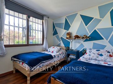 Linda casa en barrio tranquilo y a pasos del colegio Manquehue