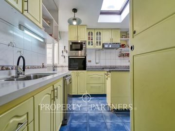 Linda casa en barrio tranquilo y a pasos del colegio Manquehue