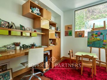En venta casa en condominio de 4 casas ubicada en privilegiado sector de La Reina alta!