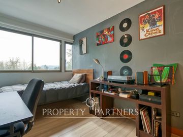 En venta casa en condominio de 4 casas ubicada en privilegiado sector de La Reina alta!