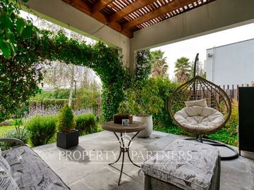 En venta casa en condominio de 4 casas ubicada en privilegiado sector de La Reina alta!