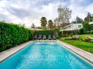 En venta casa en condominio de 4 casas ubicada en privilegiado sector de La Reina alta!