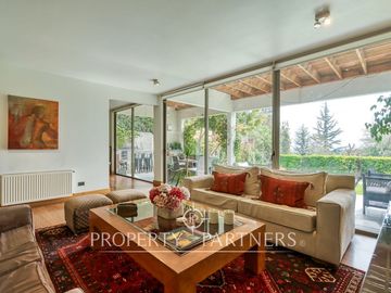 En venta casa en condominio de 4 casas ubicada en privilegiado sector de La Reina alta!