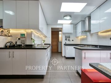 En venta casa en condominio de 4 casas ubicada en privilegiado sector de La Reina alta!