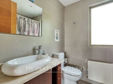 En venta casa en condominio de 4 casas ubicada en privilegiado sector de La Reina alta!