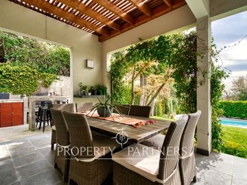 En venta casa en condominio de 4 casas ubicada en privilegiado sector de La Reina alta!