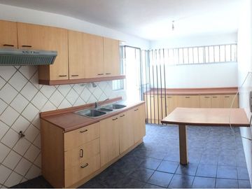 AMPLIA CASA EN VENTA SECTOR AV BRASIL
