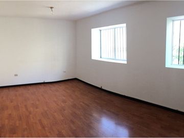 AMPLIA CASA EN VENTA SECTOR AV BRASIL