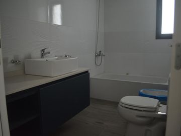 Venta Departamento de dos ambientes en  Montecastro