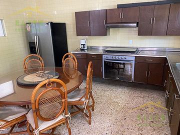 CASA EN VENTA COL. UNIDAD NACIONAL CD MADERO