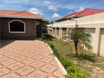 VENTA DE CASA EN AGUADULCE, INCLUYE PANELES SOLARES Y MUCHO AHORRO