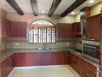 VENTA DE CASA EN AGUADULCE, INCLUYE PANELES SOLARES Y MUCHO AHORRO