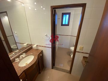 CODIGO 707 - CASA EN ALQUILER TEMPORARIO - ZONA GOLF -  PINAMAR - 4 HABITACIONES