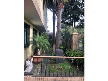 CASA BARRIO TIERRA LINDA  (bf)