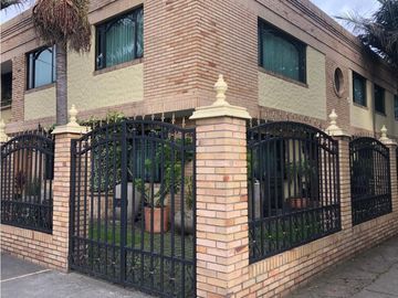 CASA BARRIO TIERRA LINDA  (bf)