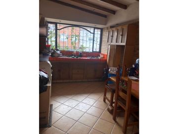 CASA BARRIO TIERRA LINDA  (bf)