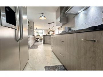 venta apartamento Medellin laureles santa teresita penthouse duplex lujo luxury moderno remodelado parque exclusivo elegante recibo menor valor escuch