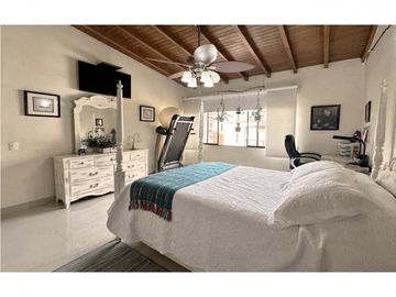 venta apartamento Medellin laureles santa teresita penthouse duplex lujo luxury moderno remodelado parque exclusivo elegante recibo menor valor escuch