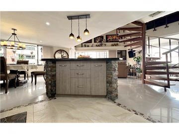 venta apartamento Medellin laureles santa teresita penthouse duplex lujo luxury moderno remodelado parque exclusivo elegante recibo menor valor escuch