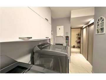 venta apartamento Medellin laureles santa teresita penthouse duplex lujo luxury moderno remodelado parque exclusivo elegante recibo menor valor escuch