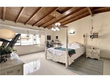 venta apartamento Medellin laureles santa teresita penthouse duplex lujo luxury moderno remodelado parque exclusivo elegante recibo menor valor escuch