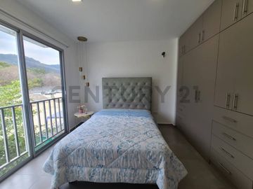 Venta Casas de Estreno en Urb. Costa Gardens, Vía a la Costa