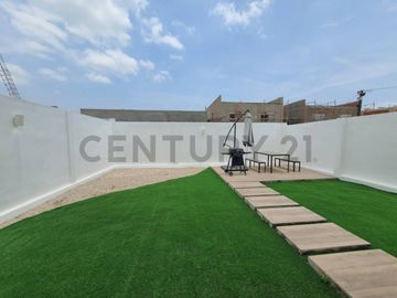 Venta Casas de Estreno en Urb. Costa Gardens, Vía a la Costa
