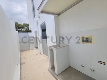 Venta Casas de Estreno en Urb. Costa Gardens, Vía a la Costa