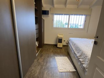Triplex  en Olivos 5 dormitorios  con jardin y pileta