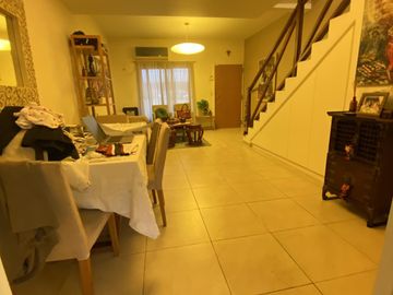 Triplex  en Olivos 5 dormitorios  con jardin y pileta