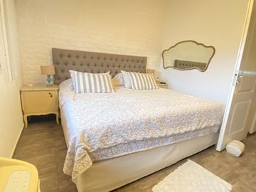 Triplex  en Olivos 5 dormitorios  con jardin y pileta