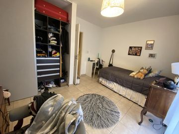 Triplex  en Olivos 5 dormitorios  con jardin y pileta