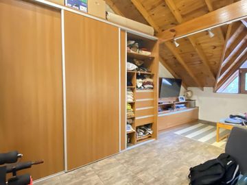 Triplex  en Olivos 5 dormitorios  con jardin y pileta