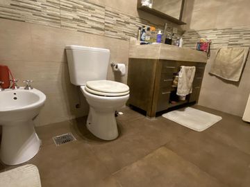Triplex  en Olivos 5 dormitorios  con jardin y pileta