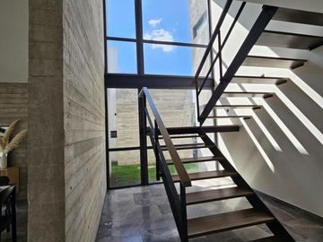 Residencia de Lujo en Venta en Viñedos del Polo, Club de Golf